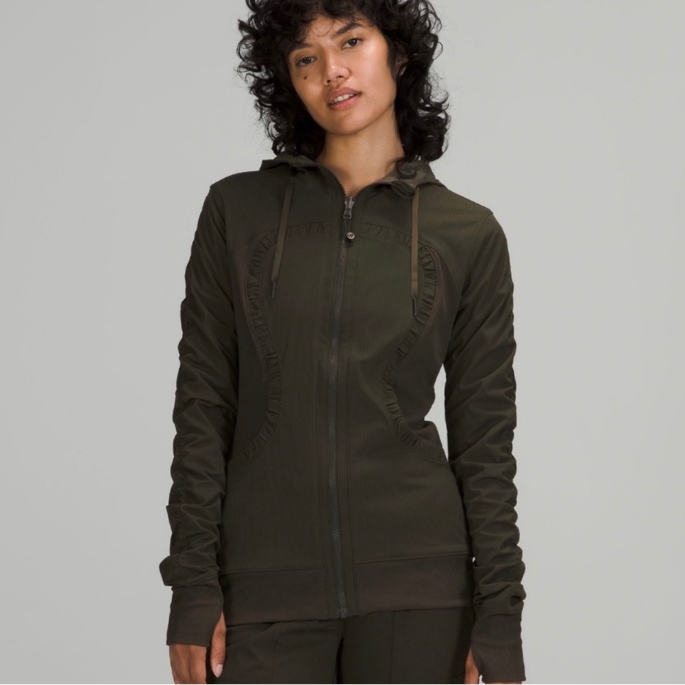 Lululemon jacket size 8 great condition